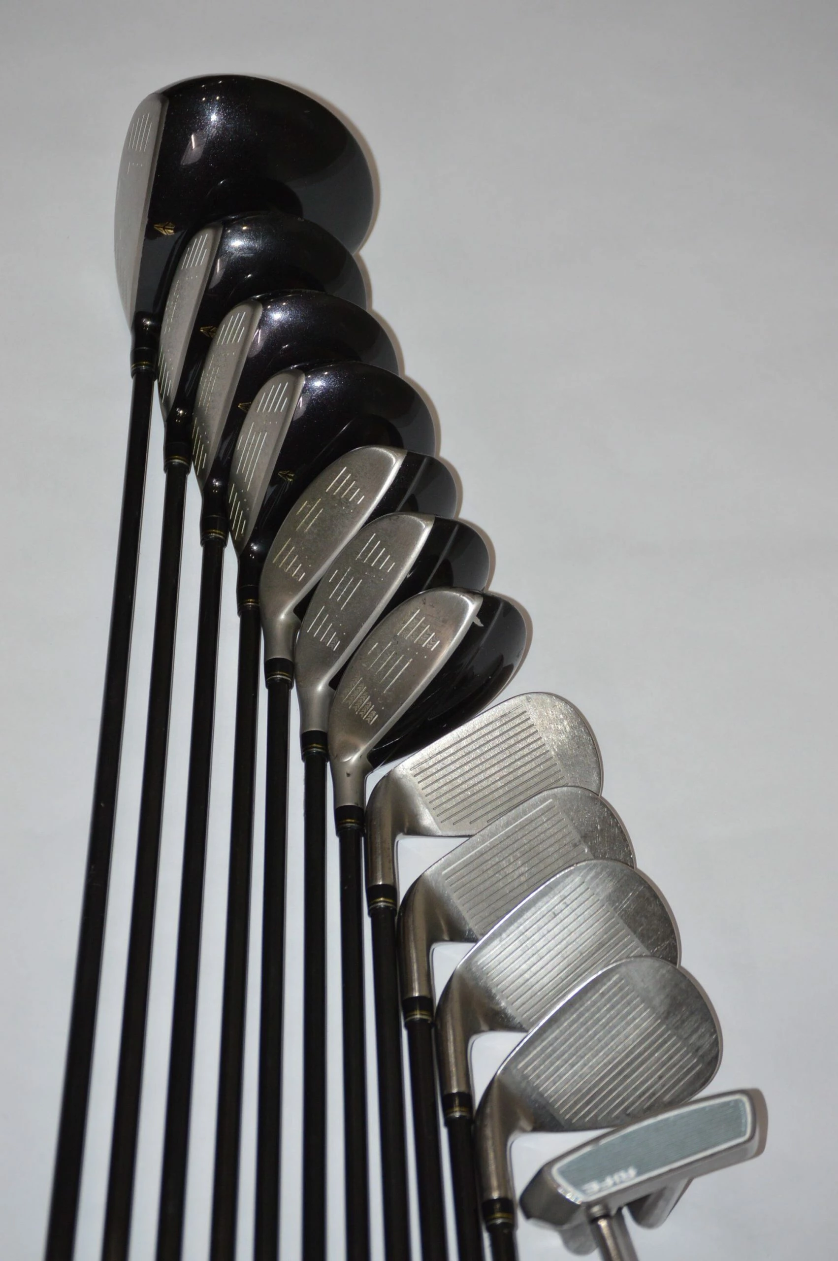 GolfRoots XXIO Prime 9 Full Set R Flex +.75 In. - Image 2